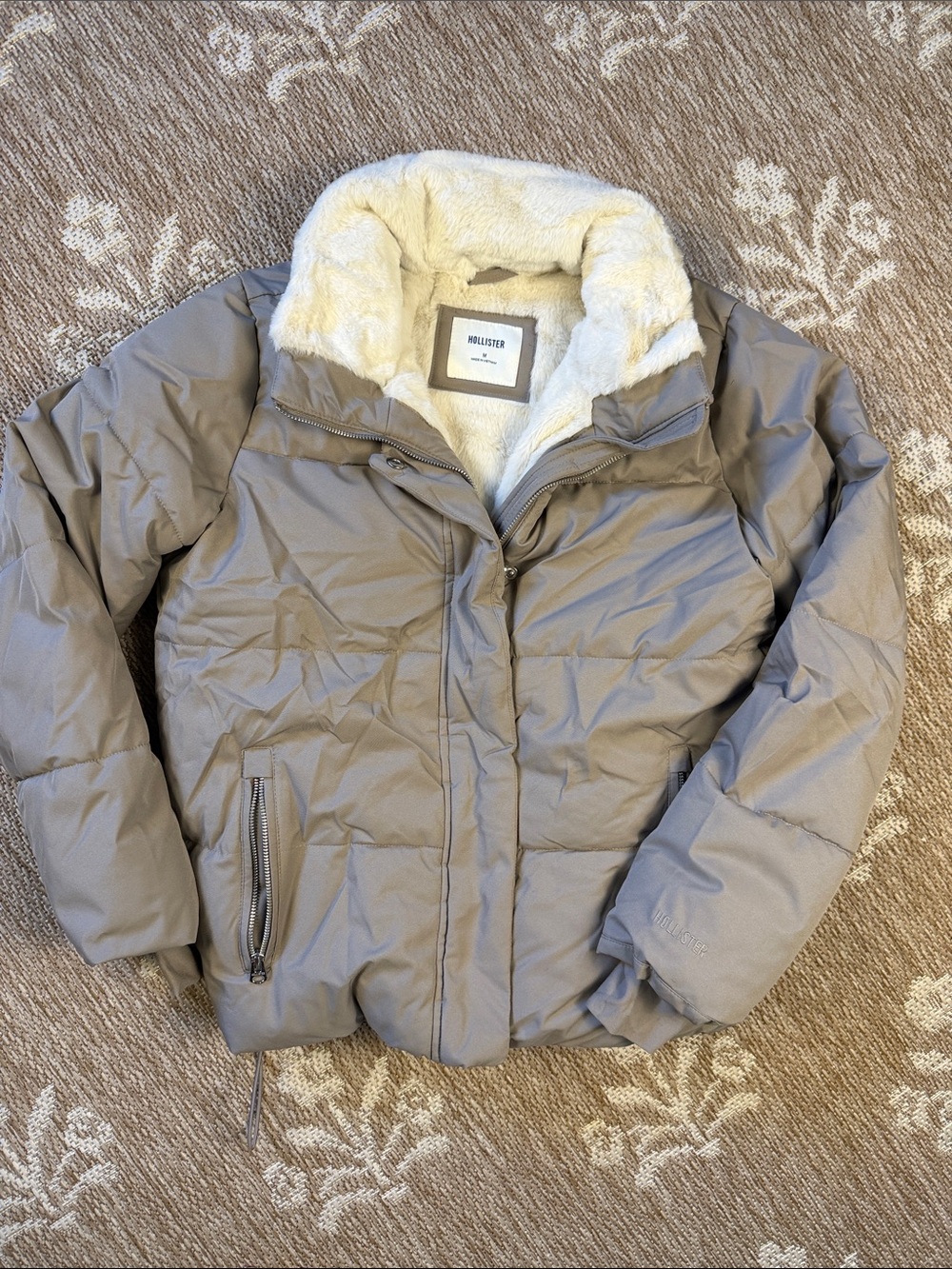 NWOT Hollister Taupe Women's Faux-Fur Lined Puffer Jacket